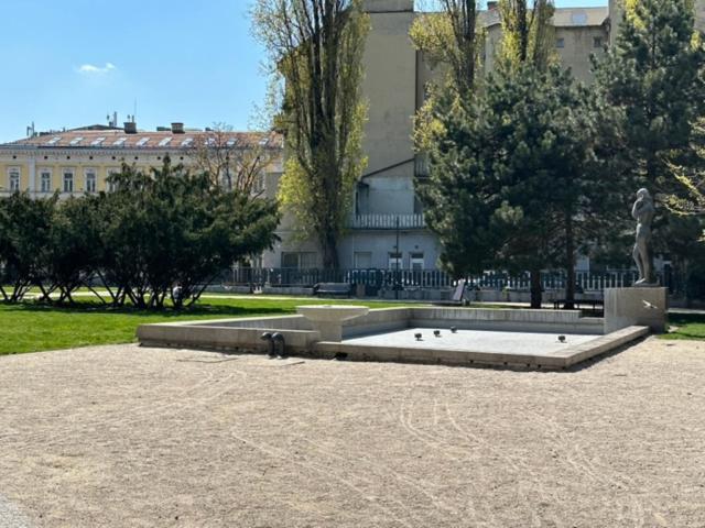 Appartamento Sunny House One Bratislava Esterno foto